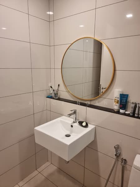 Servis Apartment untuk Disewa di Duta Park Residences - Alice Ngan - Bathroom - PropertyGuru.com.my