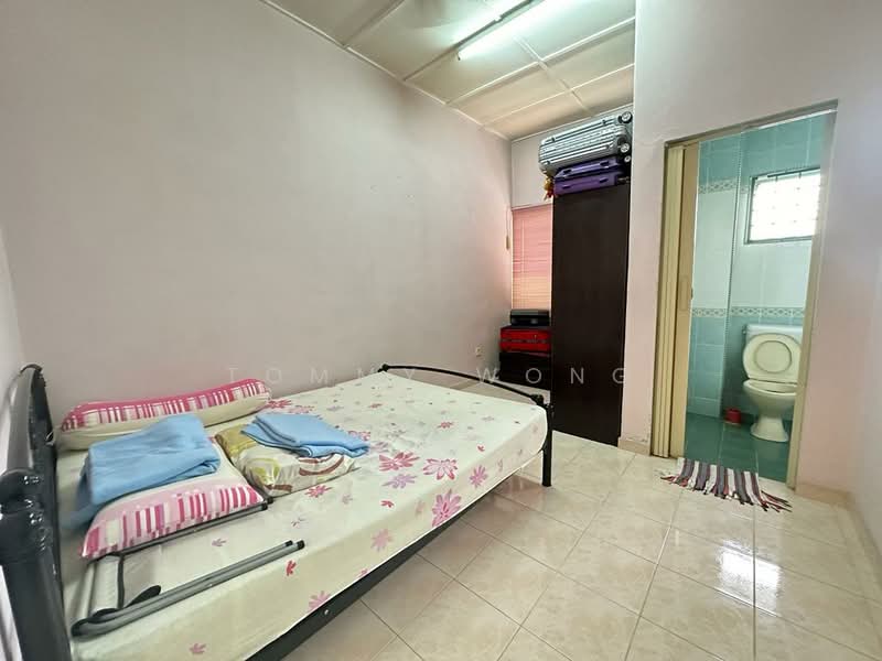 2-storey Terraced House for Sale in Sungai Long (Bandar Sungai Long) - Tommy Wong - Bedroom - PropertyGuru.com.my
