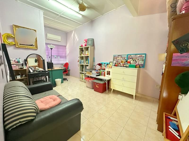 2-storey Terraced House for Sale in Sungai Long (Bandar Sungai Long) - Tommy Wong - Living Room - PropertyGuru.com.my