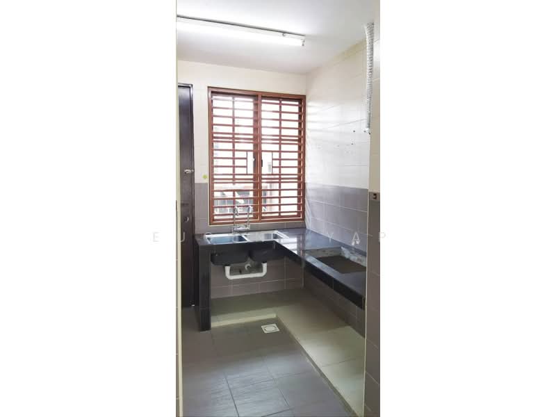 3-storey Terraced House for Sale in Laman Rimbunan (Kepong) - Eugene Yap - Kitchen - PropertyGuru.com.my