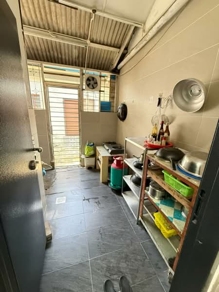 Rumah Teres 1.5 Tingkat untuk Dijual di Shah Alam (Selangor) - Aden Tan - Kitchen - PropertyGuru.com.my