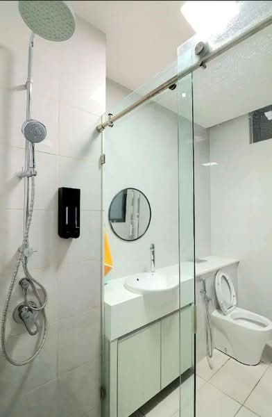 Service Residence for Sale at Setia Sky 88 - Linda . - Bathroom - PropertyGuru.com.my