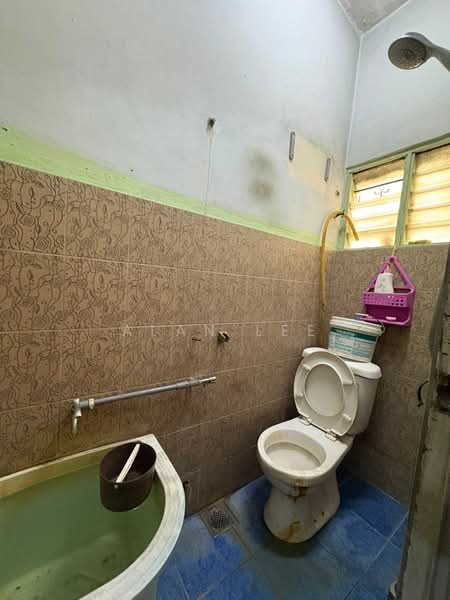Rumah Teres 2 Tingkat untuk Dijual di Ampang (Selangor) - Alan Lee - Bathroom - PropertyGuru.com.my