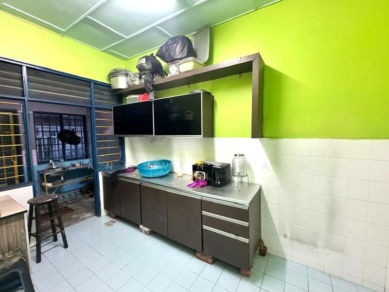 1-storey Terraced House for Sale in Taman Puteri Wangsa (Ulu Tiram) - Kang Wen Xiang - Kitchen - PropertyGuru.com.my