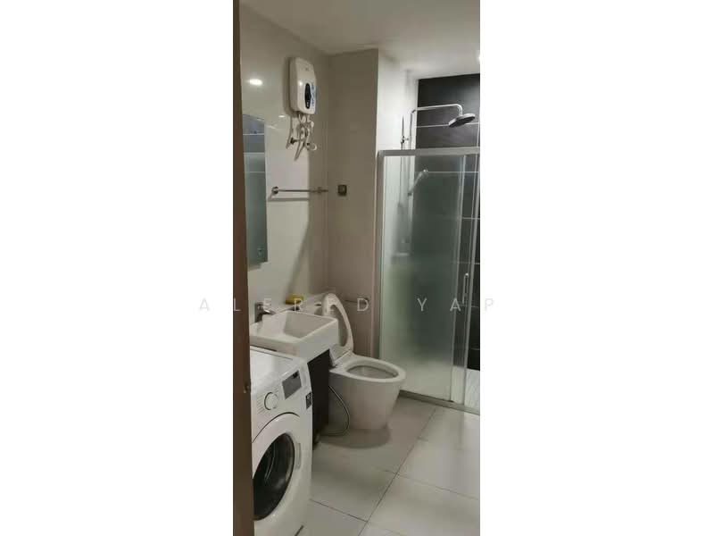 Condominium for Rent at Amberside @ Country Garden Danga Bay - Alfred Yap - Bathroom - PropertyGuru.com.my