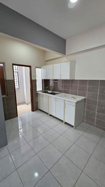 Pangsapuri untuk Dijual di Suria Court - Geoff Lim - Kitchen - PropertyGuru.com.my