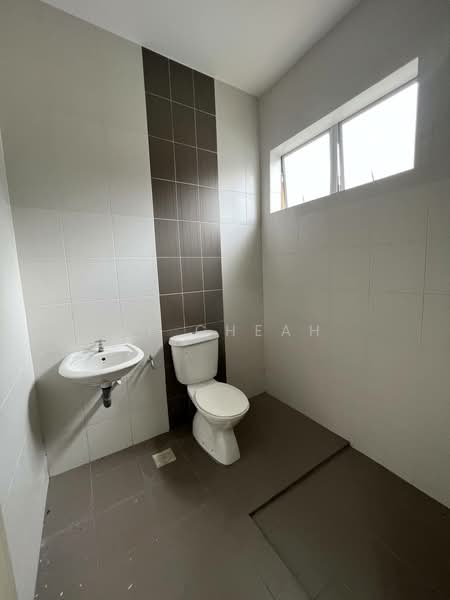 Rumah Berkembar untuk Dijual di Bandar Lahat Mines (Lahat) - YY Cheah - Bathroom - PropertyGuru.com.my