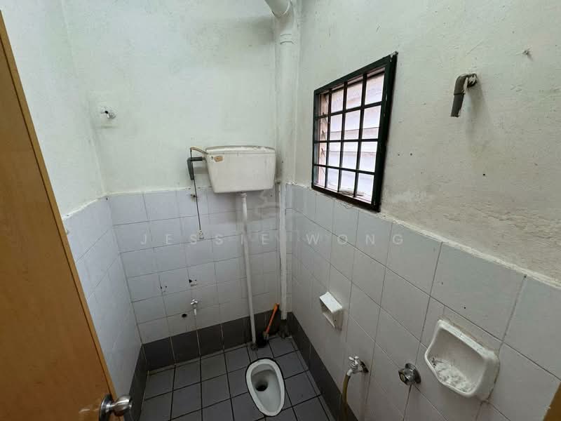 2-storey Terraced House for Sale in Rawang Perdana 2 (Rawang) - Jessie Wong - Bathroom - PropertyGuru.com.my