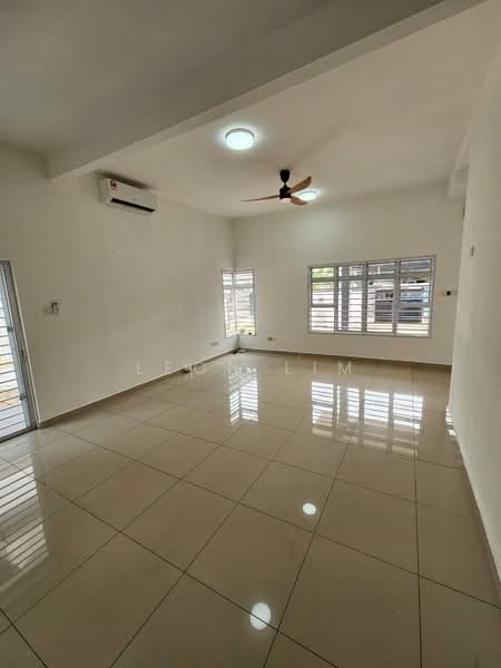 Cluster House for Sale in Taman Nusantara Prima (Gelang Patah) - Leon Lim - Living Room - PropertyGuru.com.my