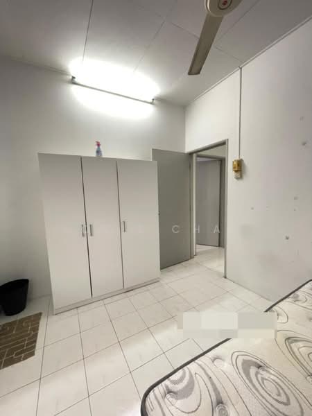 2-storey Terraced House for Rent in Bandar Bukit Tinggi (Klang) - Louis Chan - Bedroom - PropertyGuru.com.my