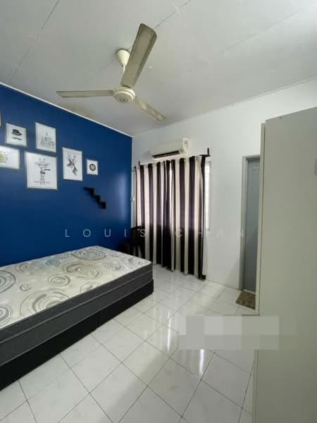 2-storey Terraced House for Rent in Bandar Bukit Tinggi (Klang) - Louis Chan - Bedroom - PropertyGuru.com.my