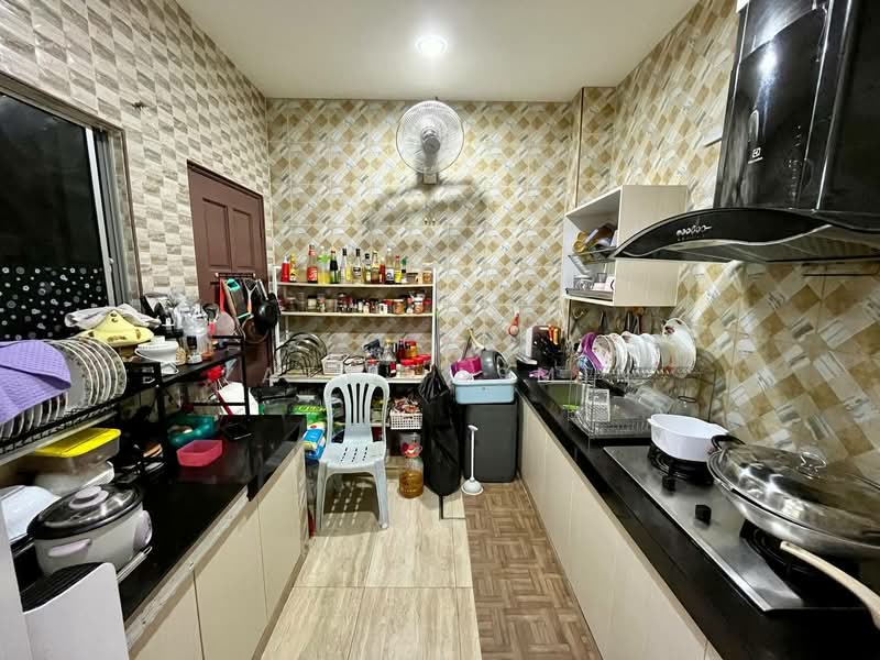 Semi-Detached House for Sale in Taman Melewar (Gombak) - Zaty Jasmin - Kitchen - PropertyGuru.com.my