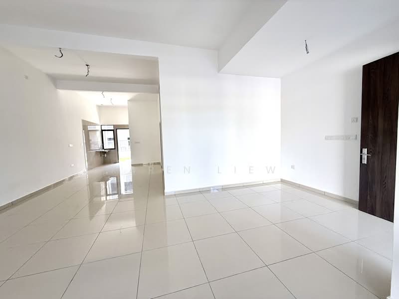 Rumah Berkembar untuk Dijual di Bandar Tun Hussein Onn (Cheras) - Karen Liew - Living Room - PropertyGuru.com.my