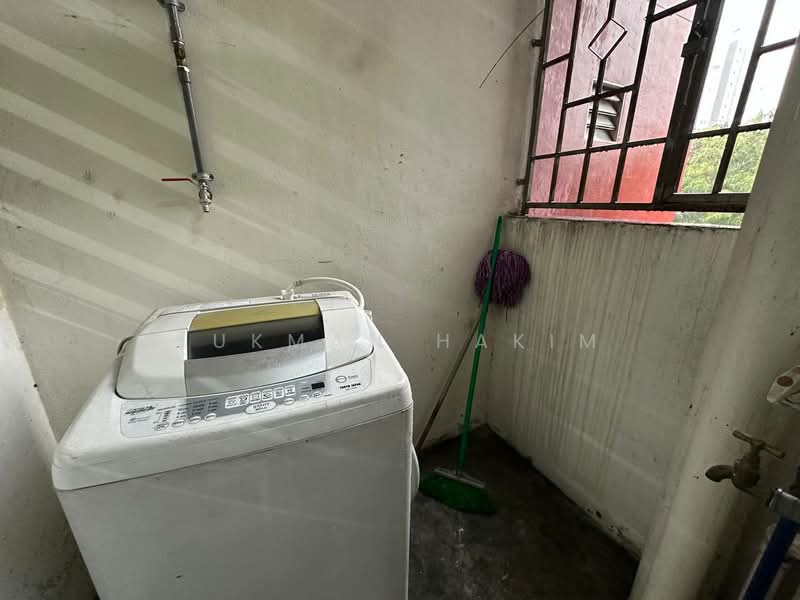 Pangsapuri untuk Disewa di Mentari Court - Lukman Hakim - Balcony - PropertyGuru.com.my