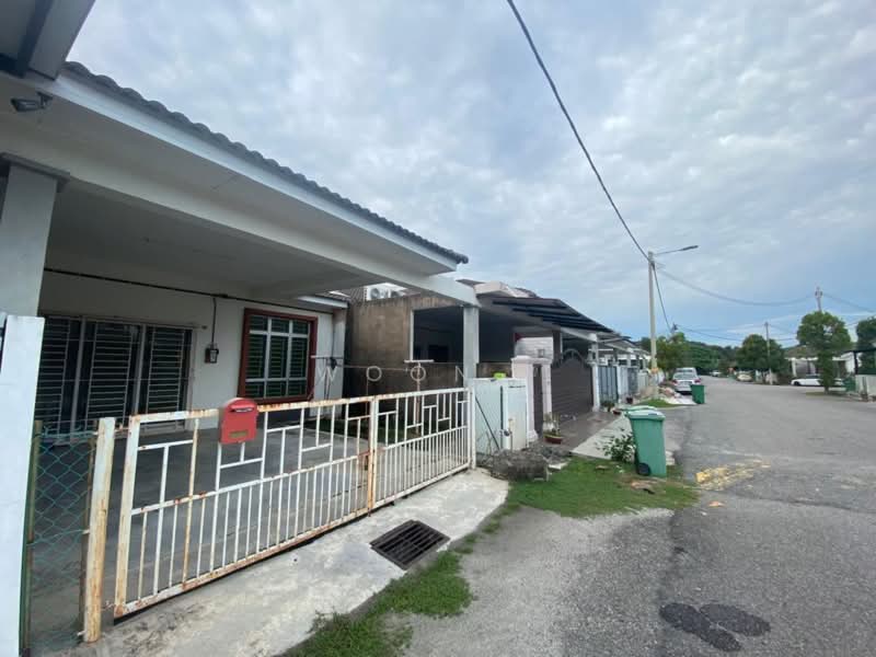 Rumah Teres 1 Tingkat untuk Dijual di Taman Saujana Permai (Bukit Katil) - Woon . - Exterior - PropertyGuru.com.my