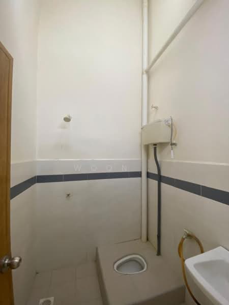 Rumah Teres 1 Tingkat untuk Dijual di Taman Saujana Permai (Bukit Katil) - Woon . - Bathroom - PropertyGuru.com.my