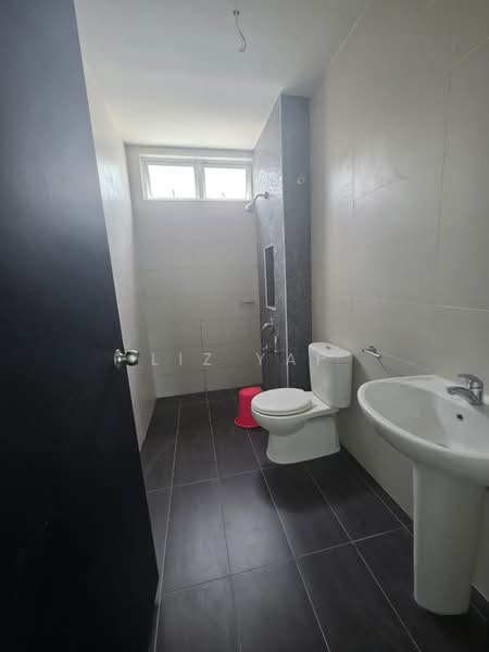 Semi-Detached House for Sale in Johor Bahru (Johor) - Liz Yap - Bathroom - PropertyGuru.com.my