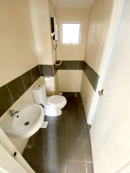 Kondominium untuk Dijual di Seri Puteri - Luqman Ramli - Bathroom - PropertyGuru.com.my