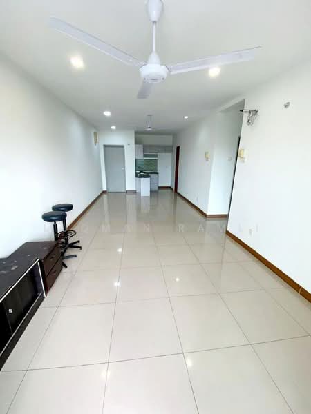 Kondominium untuk Dijual di Seri Puteri - Luqman Ramli - Living Room - PropertyGuru.com.my