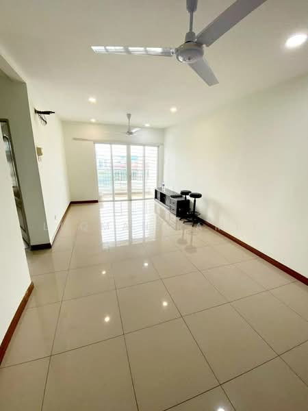 Kondominium untuk Dijual di Seri Puteri - Luqman Ramli - Living Room - PropertyGuru.com.my