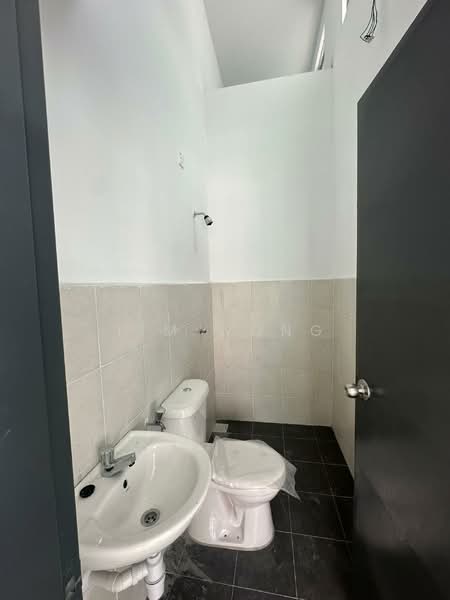 2-storey Terraced House for Rent in Taman Scientex Rawang (Rawang) - Tim Wong - Bathroom - PropertyGuru.com.my