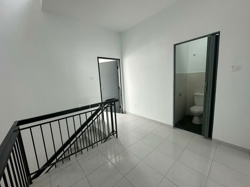 2-storey Terraced House for Rent in Taman Scientex Rawang (Rawang) - Tim Wong - Corridor - PropertyGuru.com.my