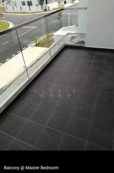 Rumah Teres 2 Tingkat untuk Dijual di Rawang (Selangor) - Jessie Wong - Balcony - PropertyGuru.com.my