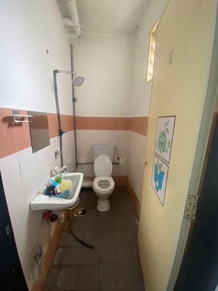 Pangsapuri untuk Dijual di Mentari Court - Wesley Fu - Bathroom - PropertyGuru.com.my