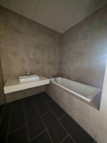 Kondominium untuk Disewa di Picasso Residence - CW Kong - Bathroom - PropertyGuru.com.my