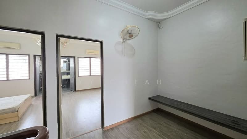 2-storey Terraced House for Sale in Taman Cahaya Bercham (Ipoh) - YY Cheah - Bedroom - PropertyGuru.com.my