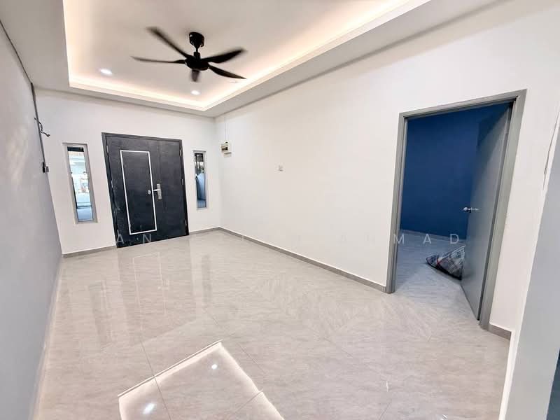 1-storey Terraced House for Sale in Bandar Mahkota Banting (Tanjong Duabelas) - Wan Azlan Ahmad - PropertyGuru.com.my