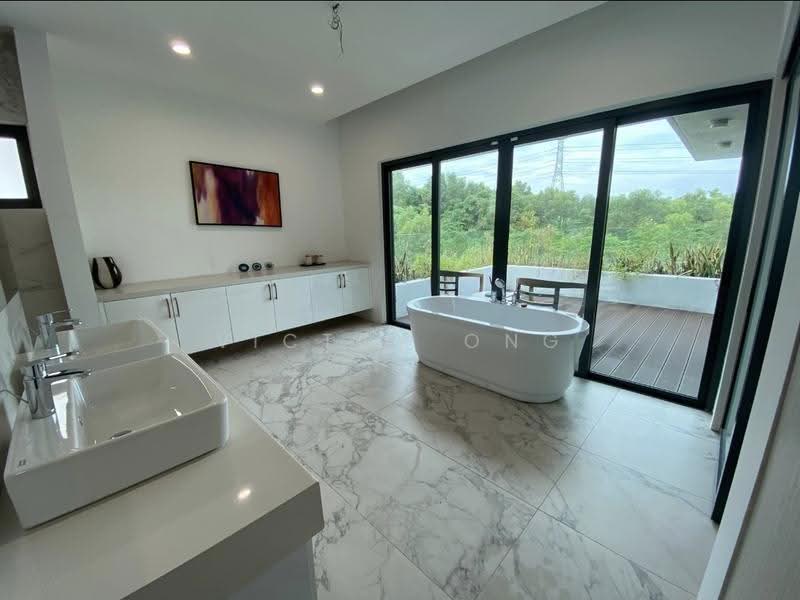 3-storey Terraced House for Sale in Elmina (Shah Alam) - Victor Ong - Bathroom - PropertyGuru.com.my