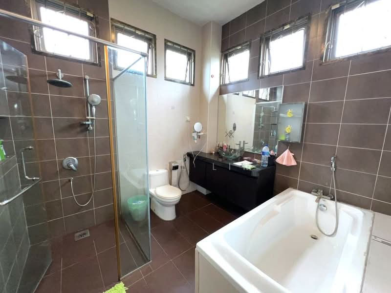 Bungalow for Sale in Permas Jaya (Johor Bahru) - Karl Lim - Bathroom - PropertyGuru.com.my