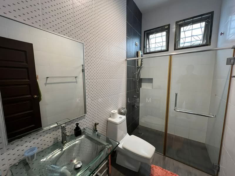 Bungalow for Sale in Permas Jaya (Johor Bahru) - Karl Lim - Bathroom - PropertyGuru.com.my