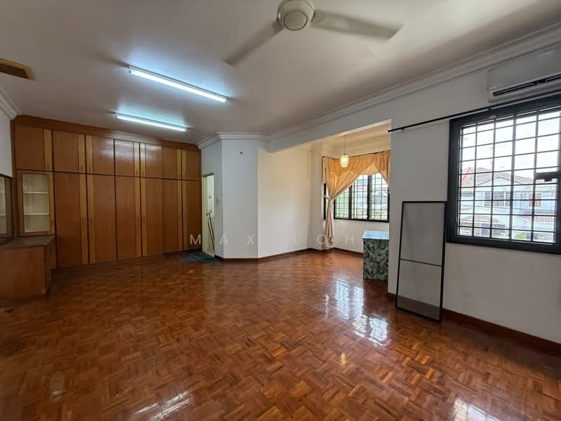 Semi-Detached House for Sale in Taman Perling (Perling) - Max Loh - Living Room - PropertyGuru.com.my