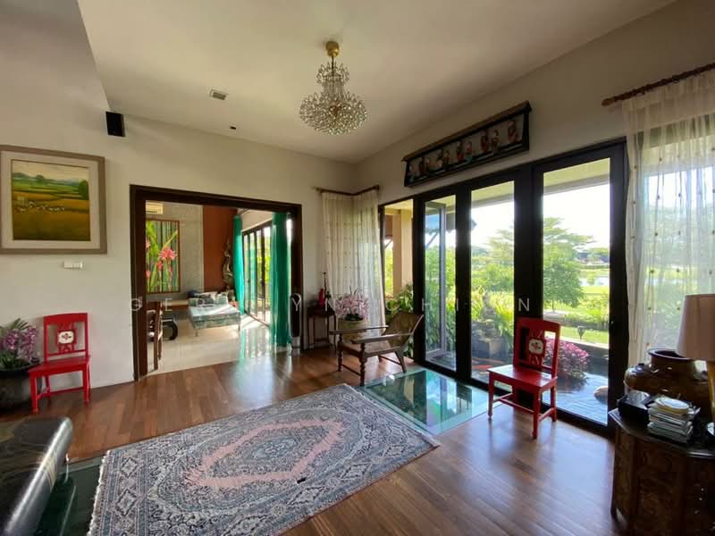 Rumah Banglo untuk Dijual di Petaling Jaya (Selangor) - Geralyn Chionh - Living Room - PropertyGuru.com.my