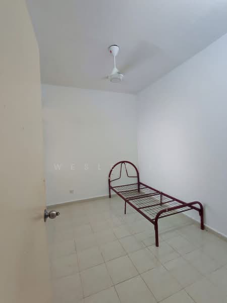 Pangsapuri untuk Dijual di Mentari Court - Wesley Fu - Bedroom - PropertyGuru.com.my