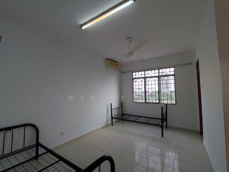 Pangsapuri untuk Dijual di Mentari Court - Wesley Fu - Bedroom - PropertyGuru.com.my