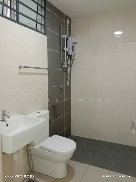Servis Apartment untuk Disewa di De Centrum Residences - Ashley Wong - Bathroom - PropertyGuru.com.my