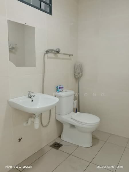 Servis Apartment untuk Disewa di De Centrum Residences - Ashley Wong - Bathroom - PropertyGuru.com.my