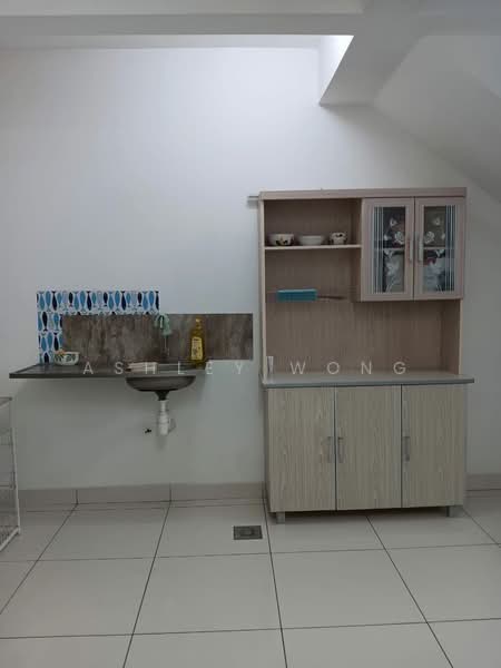Servis Apartment untuk Disewa di De Centrum Residences - Ashley Wong - Kitchen - PropertyGuru.com.my