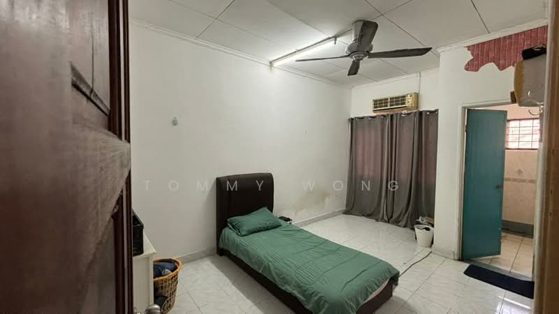 2-storey Terraced House for Sale in Bandar Tun Hussein Onn (Cheras) - Tommy Wong - Bedroom - PropertyGuru.com.my