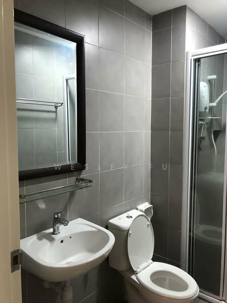 Servis Apartment untuk Disewa di Savanna Executive Suite @ Southville City - Wesley Fu - Bathroom - PropertyGuru.com.my