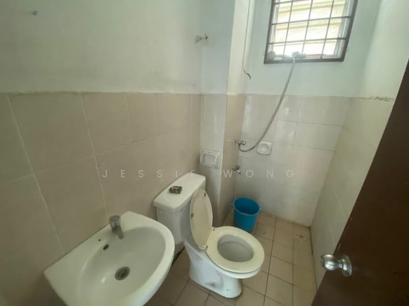 Rumah Teres 2 Tingkat untuk Dijual di Kota Emerald (Rawang) - Jessie Wong - Bathroom - PropertyGuru.com.my