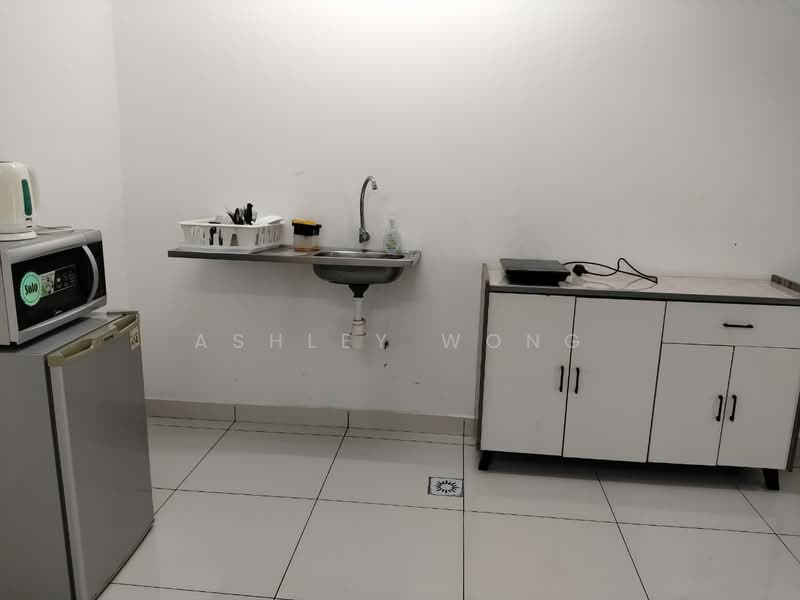 Servis Apartment untuk Disewa di De Centrum Residences - Ashley Wong - Kitchen - PropertyGuru.com.my