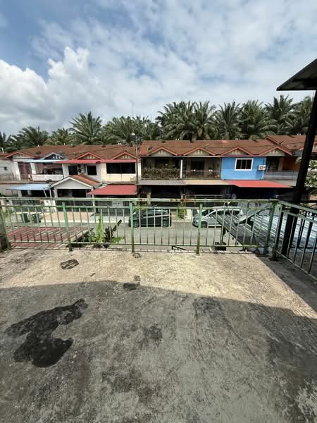 2-storey Terraced House for Sale in Kelapa Sawit (Kulai) - Win Tan - Exterior - PropertyGuru.com.my