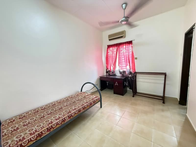 2-storey Terraced House for Sale in Sungai Buloh (Selangor) - Dave Tan - Bedroom - PropertyGuru.com.my