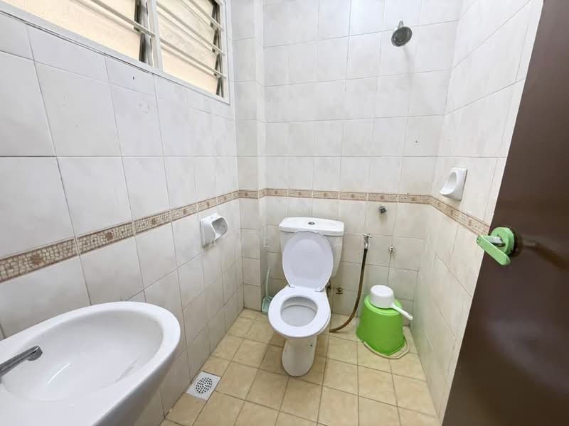 2-storey Terraced House for Sale in Sungai Buloh (Selangor) - Dave Tan - Bathroom - PropertyGuru.com.my