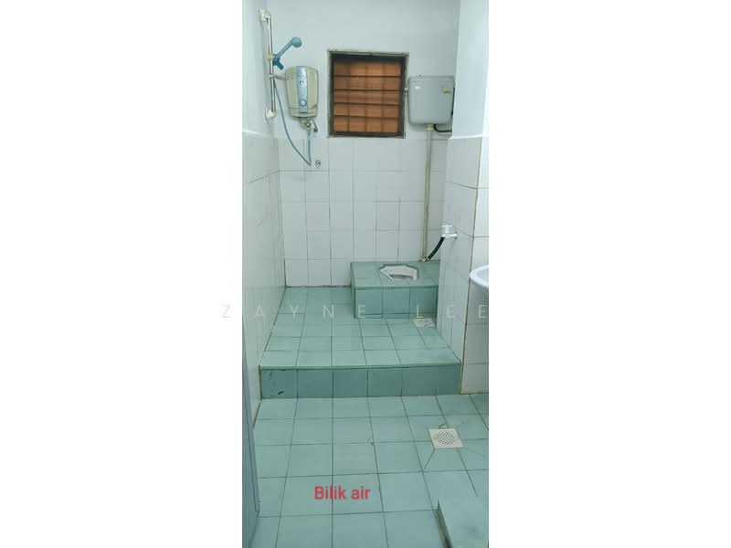 Flat for Sale at Desa Satu - Zayne Lee - Bathroom - PropertyGuru.com.my