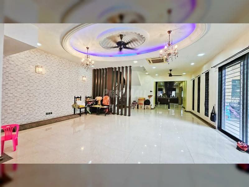 Rumah Teres 3 Tingkat untuk Dijual di Kuala Lumpur (Kuala Lumpur) - Reena Sarif - Living Room - PropertyGuru.com.my